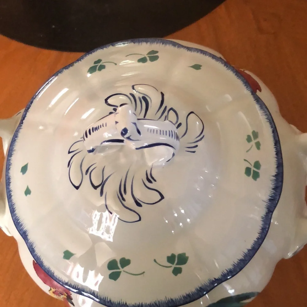 Les Coqs Rooster Themed Soup Tureen w/Platter Lunville France 14”wide 12” tall